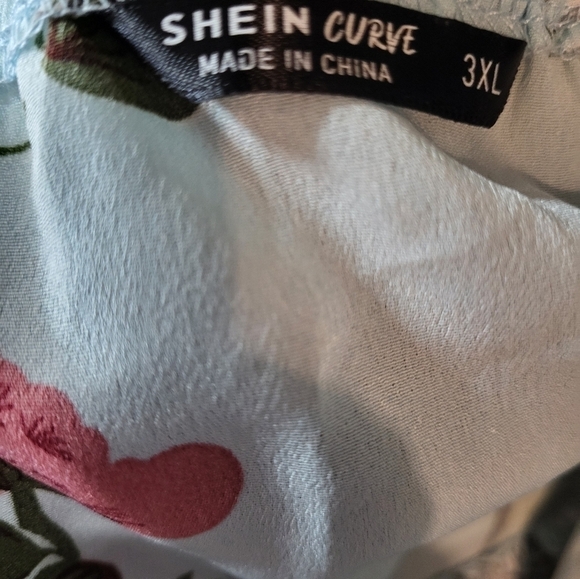 Shein Curve Floral Dress - Picture 6 of 6